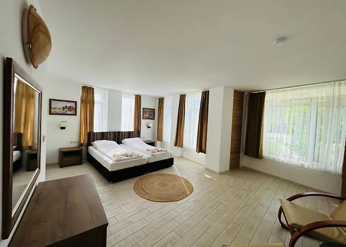 Apolonia - Boutique Family *