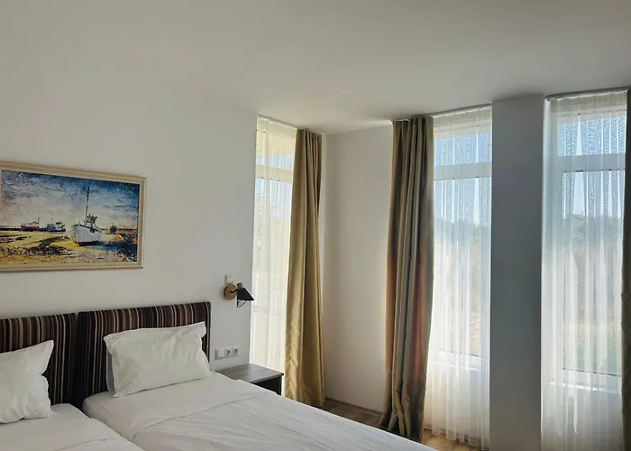 Apolonia - Boutique Family