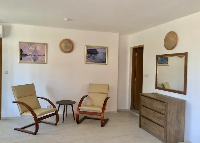 Apolonia - Boutique Family *