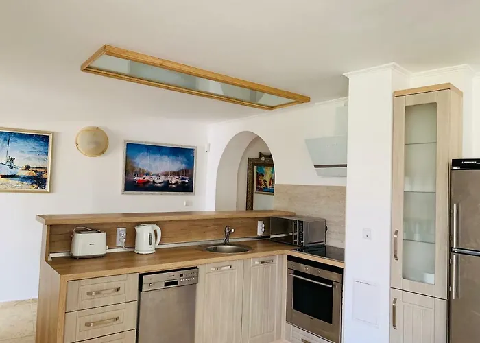 Apolonia - Boutique Family Apartment Sozopol