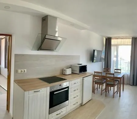 Apartment Apolonia *