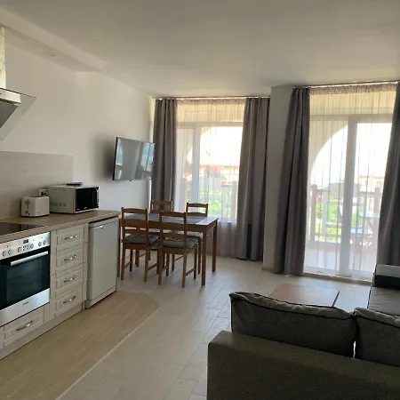 Apartment Apolonia *