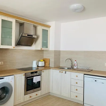 Apolonia Apartment