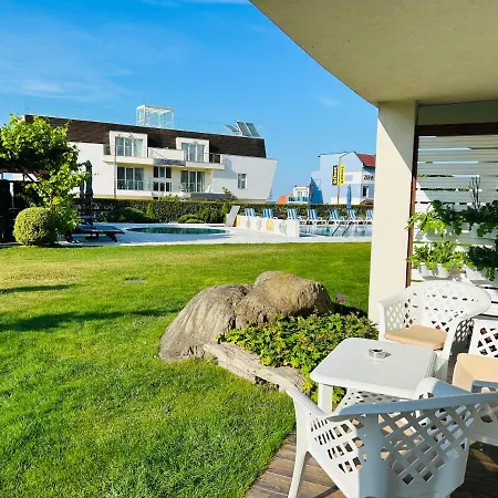 Apolonia Apartment *