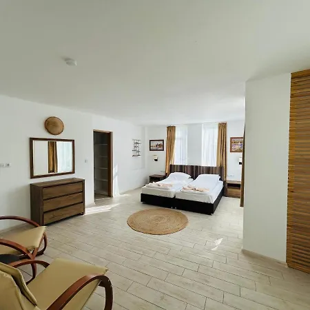 Apartmán Apolonia *