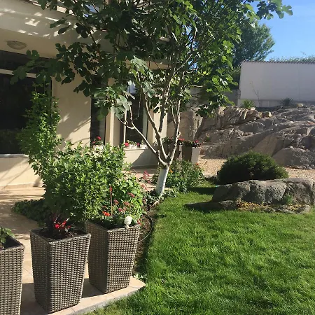 Apolonia Apartment