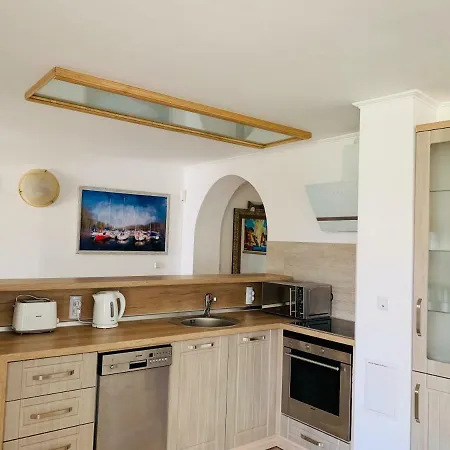 Apolonia - Boutique Family Apartment Sozopol