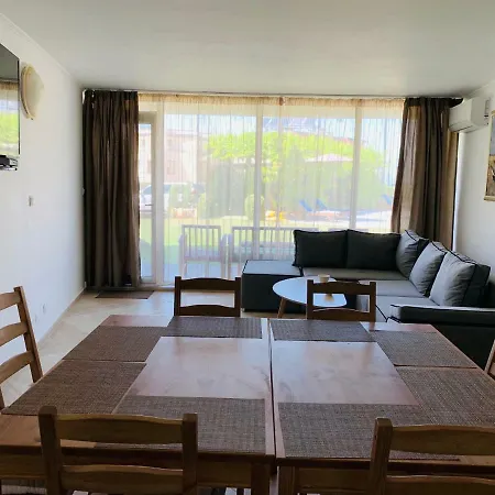 Apolonia Apartmán *