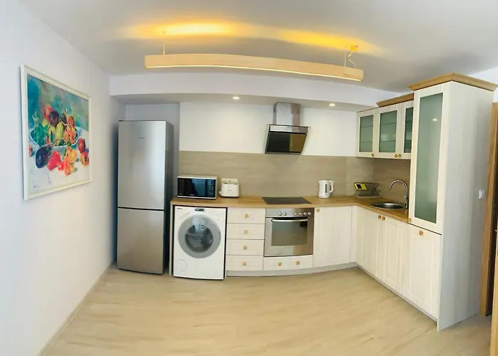 Apolonia - Boutique Family *