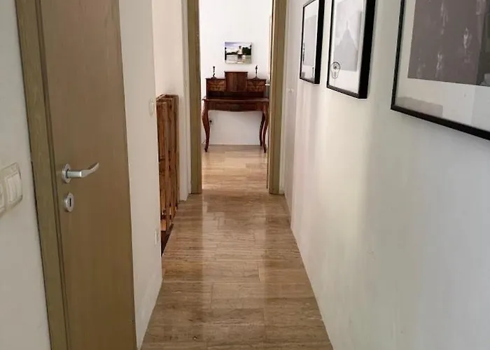 阿波罗尼亚公寓