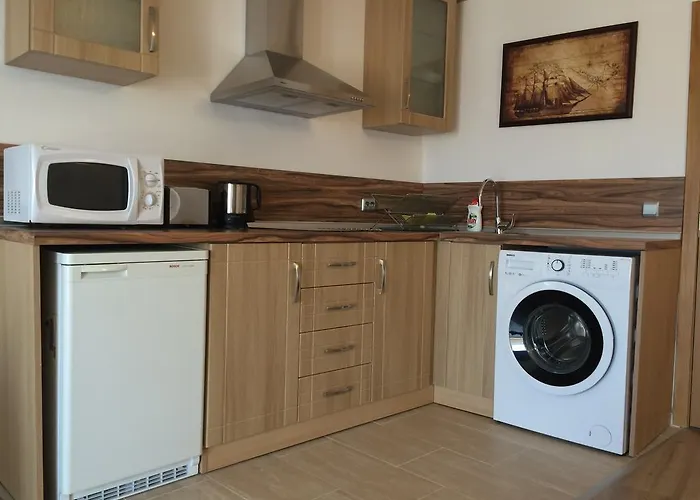 Apolonia - Boutique Family סוזופול