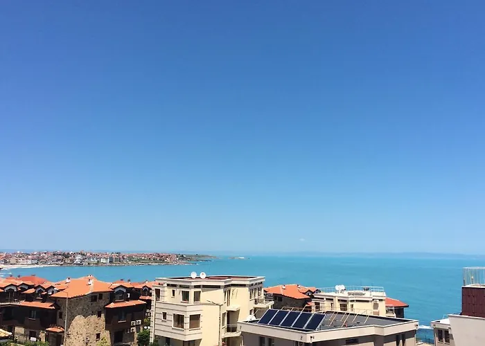 阿波罗尼亚公寓 *