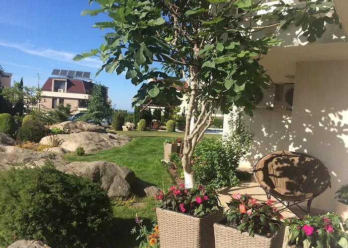 Apolonia - Boutique Family *